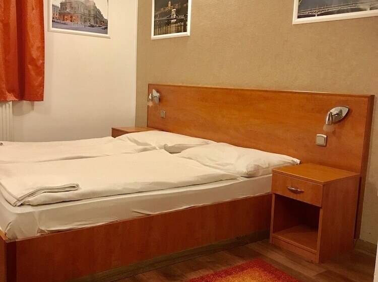 בית מלון כפרי Easy Star