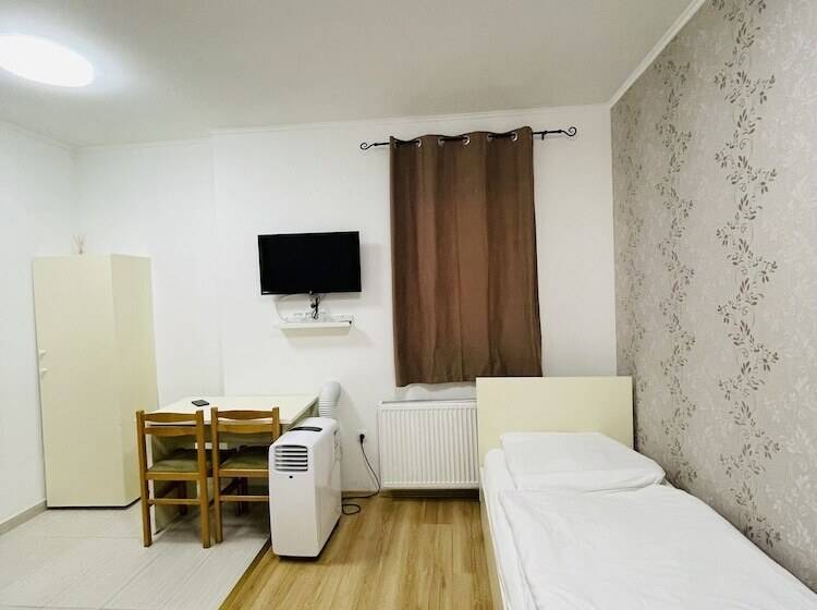 בית מלון כפרי Easy Star