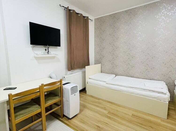 בית מלון כפרי Easy Star