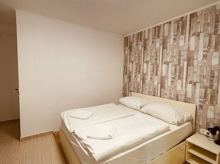 בית מלון כפרי Easy Star