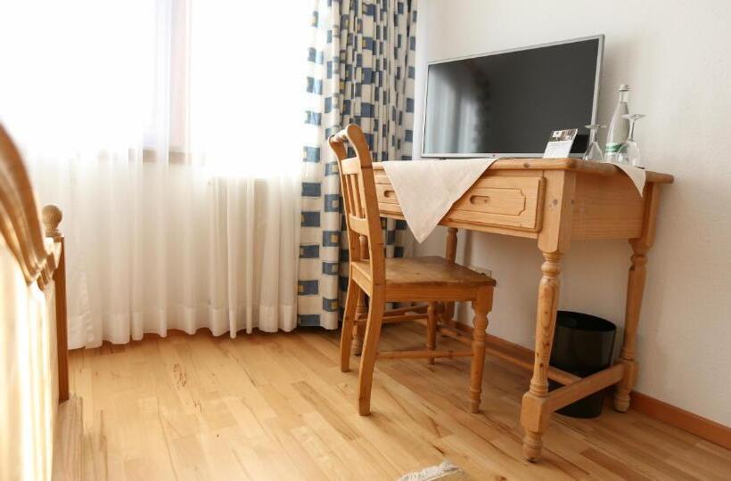 בית מלון כפרי Gasthof Adler