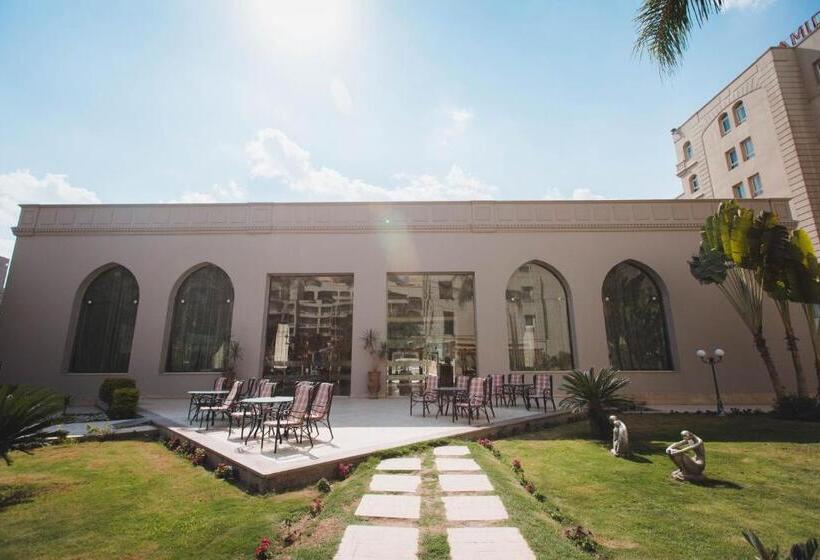 هتل Grand Pyramids