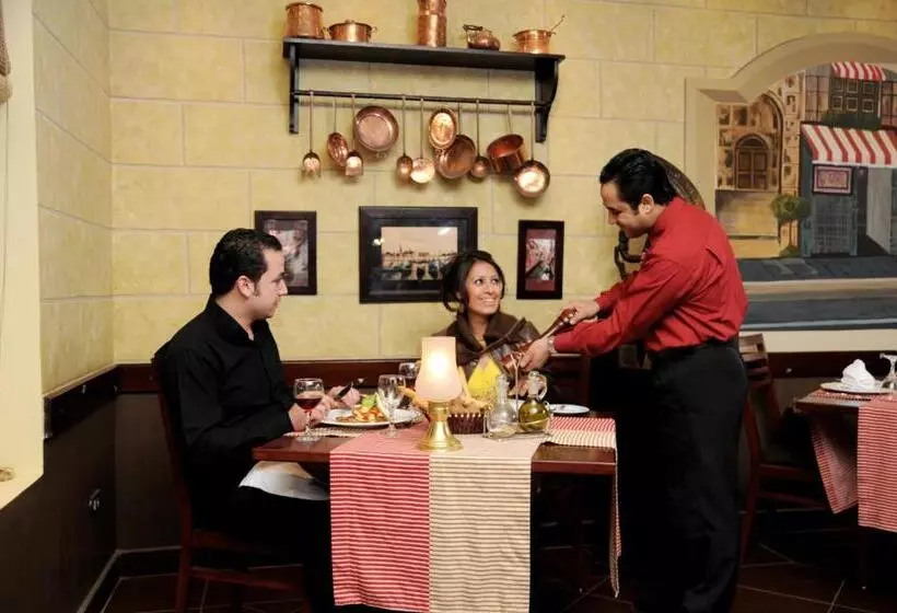 هتل Grand Pyramids