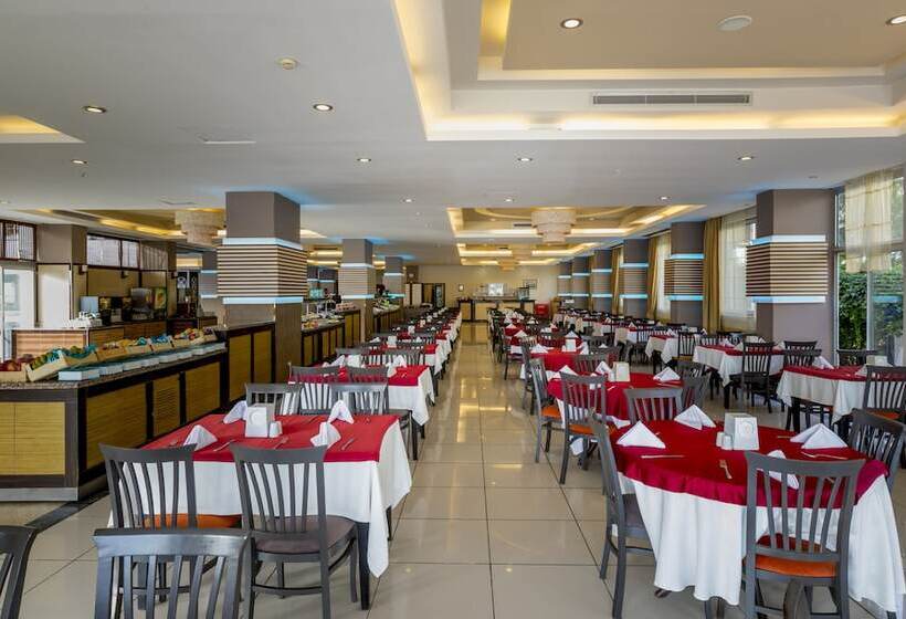 فندق Holiday Garden Resort