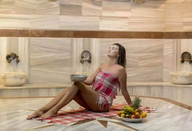 Отель Holiday Garden Resort