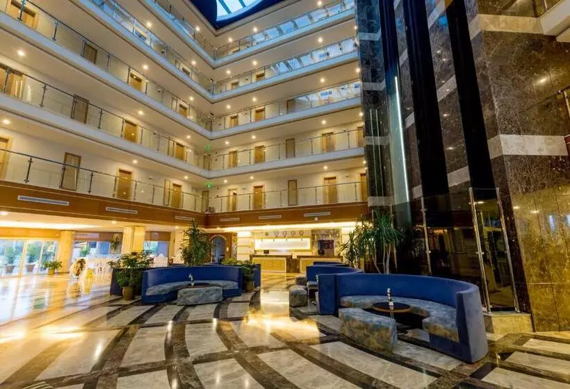 Отель Holiday Garden Resort