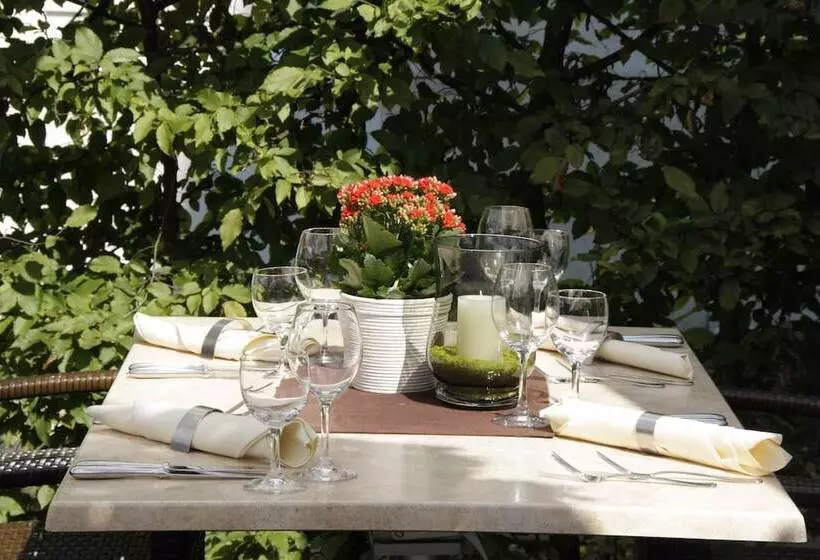 Отель Holiday Inn Frankfurt Airport   Neu Isenburg, An Ihg