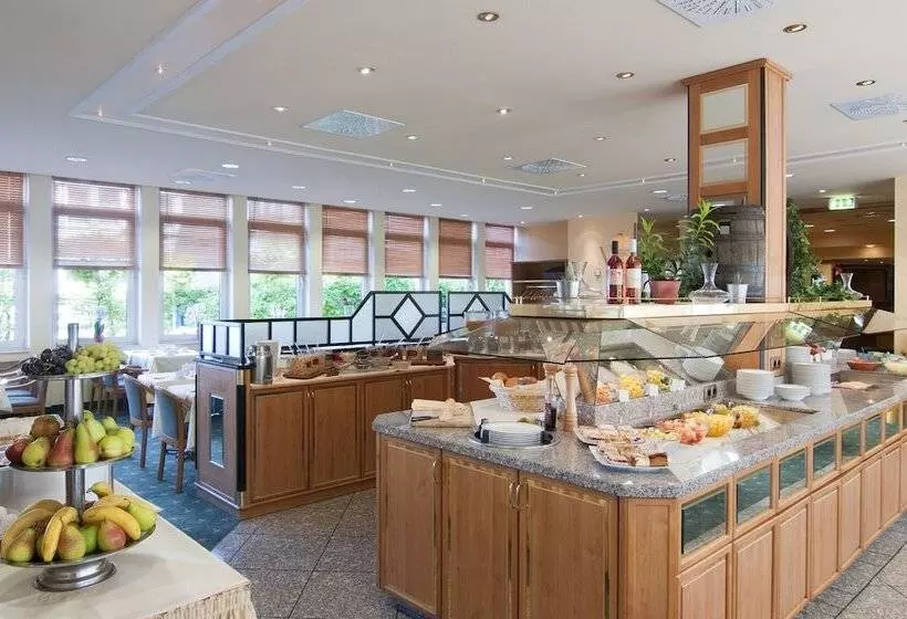 Отель Holiday Inn Frankfurt Airport   Neu Isenburg, An Ihg