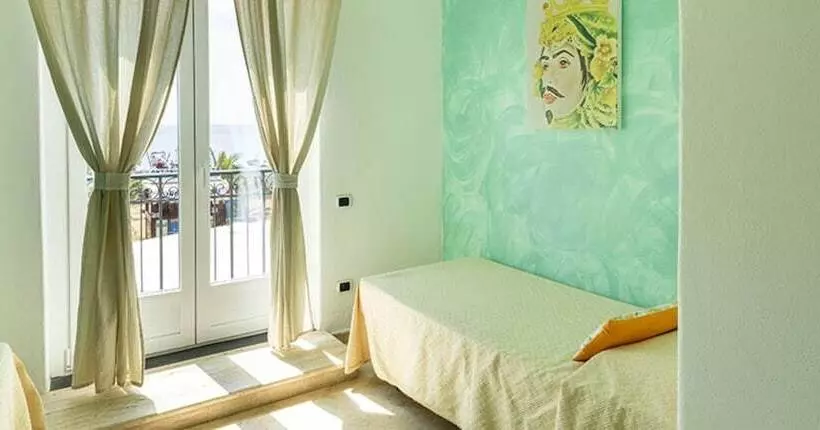 Отель Ossidiana Stromboli Center