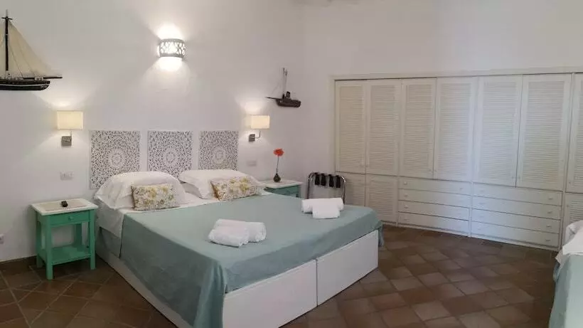 Отель Ossidiana Stromboli Center