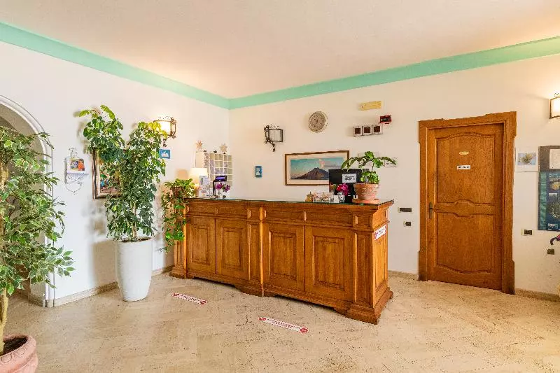 Отель Ossidiana Stromboli Center