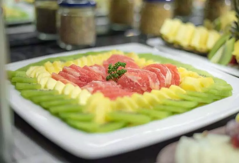 Отель Petit Palace Museum