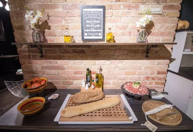 Отель Petit Palace Museum