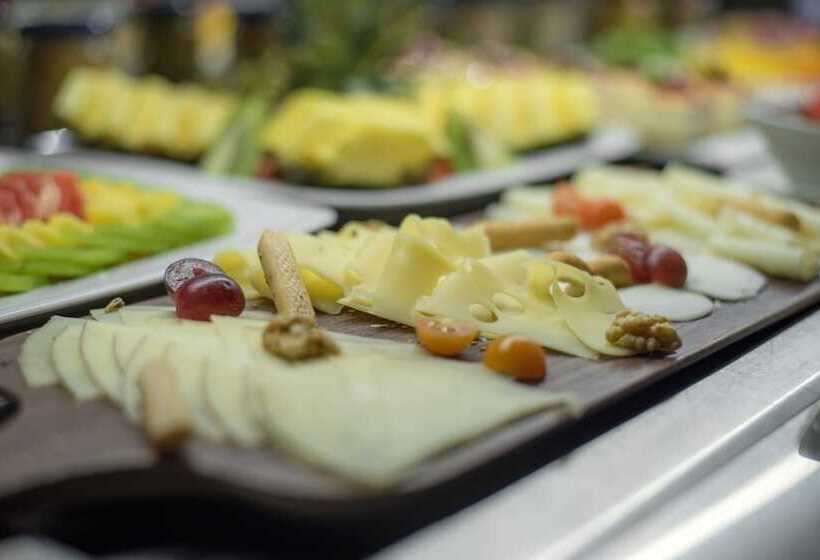 هتل Petit Palace Museum