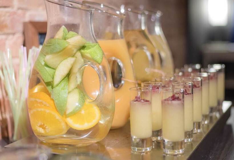 هتل Petit Palace Museum