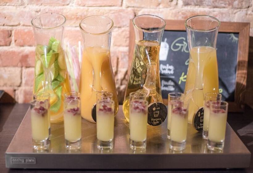 هتل Petit Palace Museum