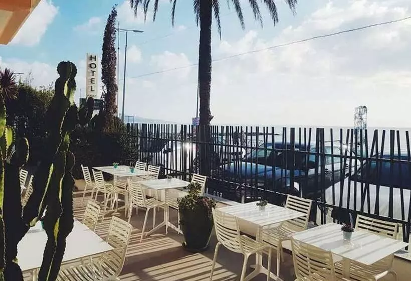 酒店 Riva Art & Spa