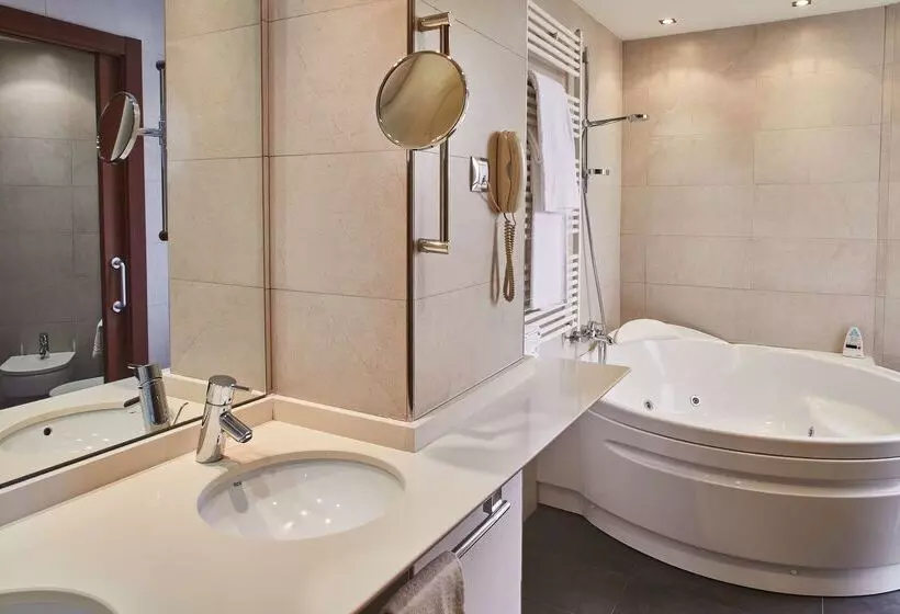 هتل Silken Ciudad Gijon