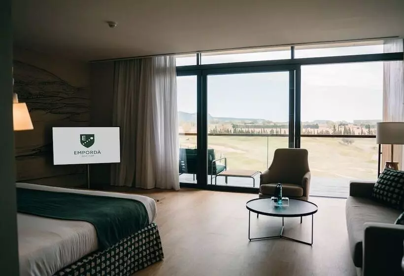 فندق Empordà Golf Resort