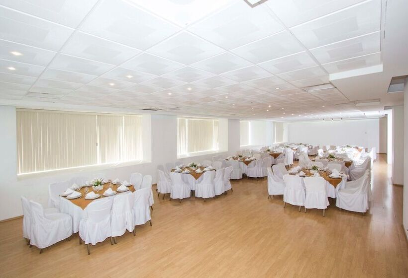 فندق Valle De Mexico Toreo