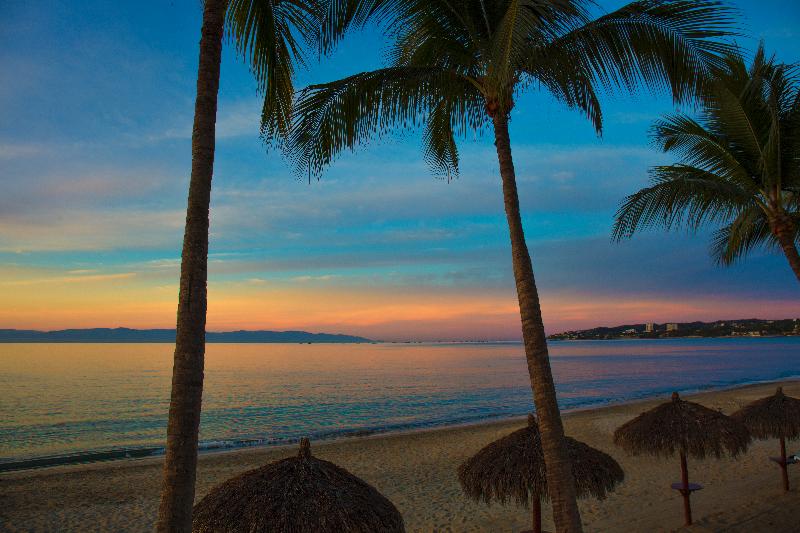 Otel Vista Vallarta All Suites On The Beach