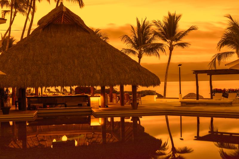 Otel Vista Vallarta All Suites On The Beach