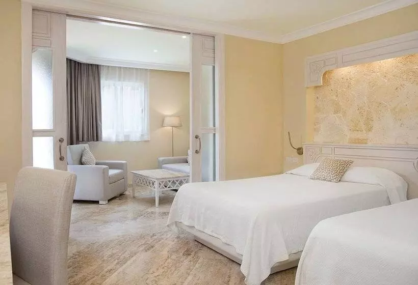 VIK hotel Cayena Beach