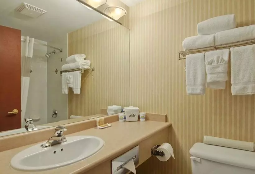 Hotel Days Inn By Wyndham Vancouver Airport