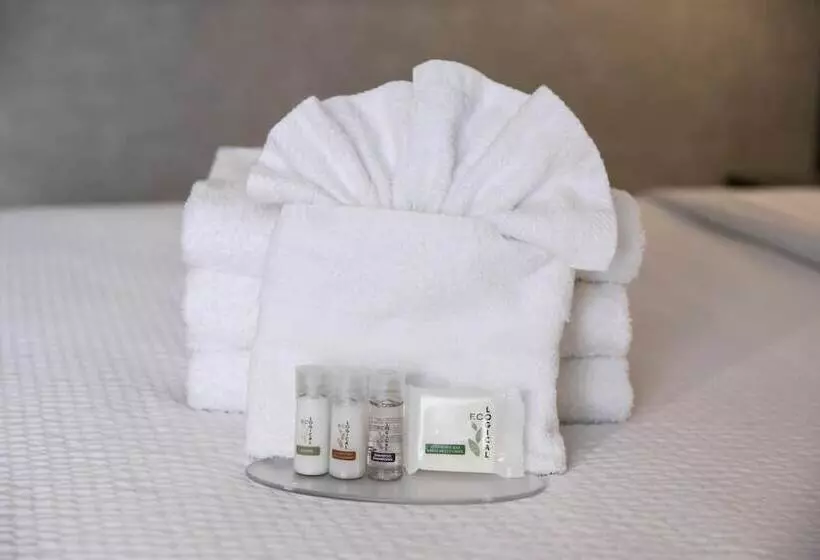 Hotel Days Inn By Wyndham Vancouver Airport