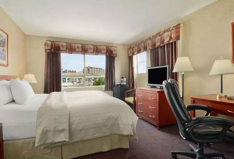 Hotel Days Inn By Wyndham Vancouver Airport