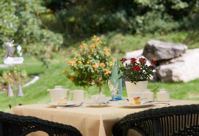 Отель Ferien Residenz Bergfried