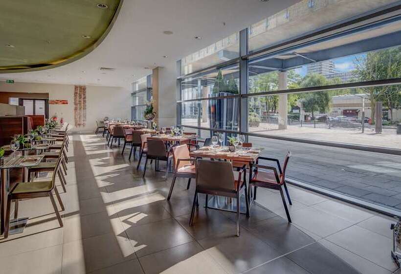 هتل Hilton London Canary Wharf