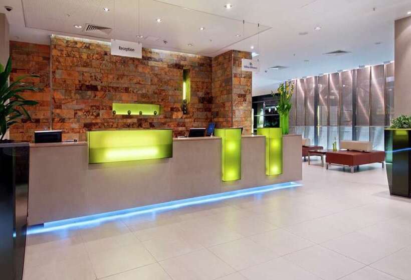 هتل Hilton London Canary Wharf