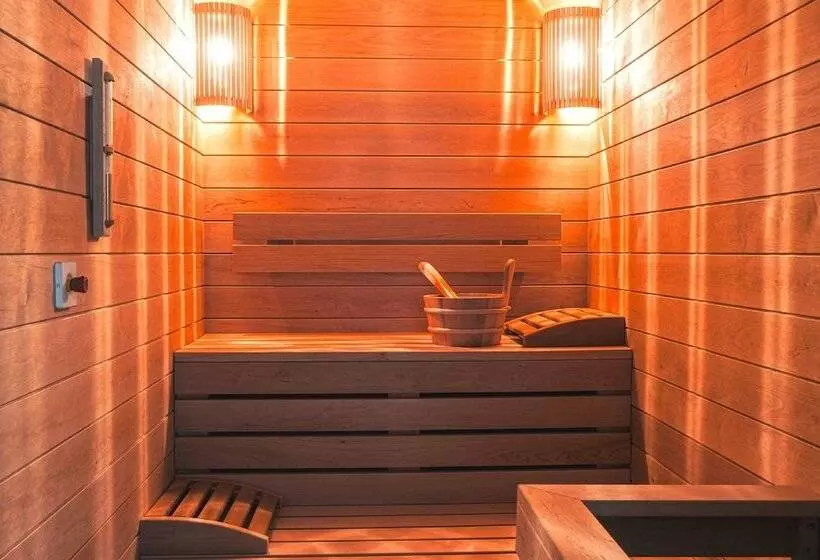 هتل Holiday Inn Bucharest Times, An Ihg