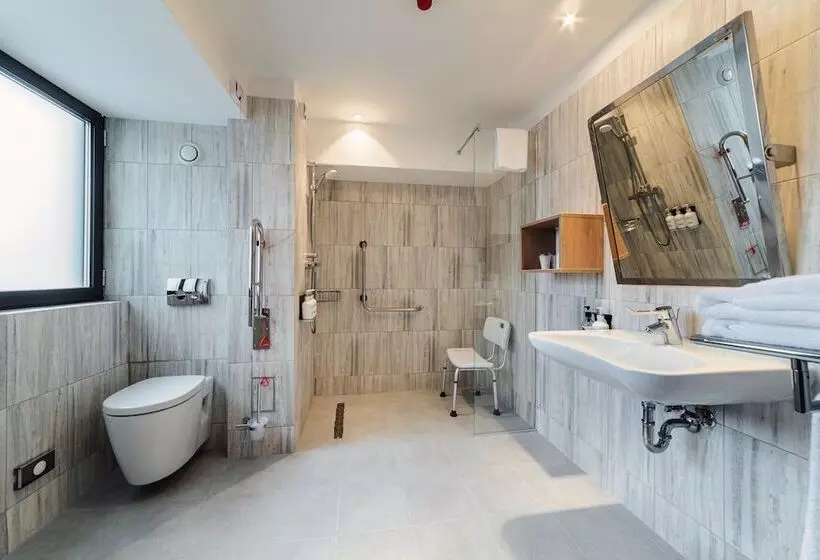 هتل Holiday Inn Bucharest Times, An Ihg