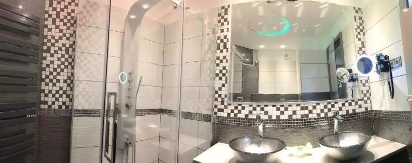 호텔 Mendan Magic Spa & Wellness