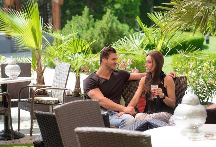 호텔 Mendan Magic Spa & Wellness