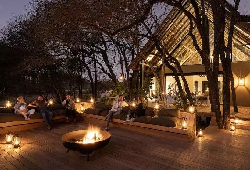 בית מלון כפרי Monwana