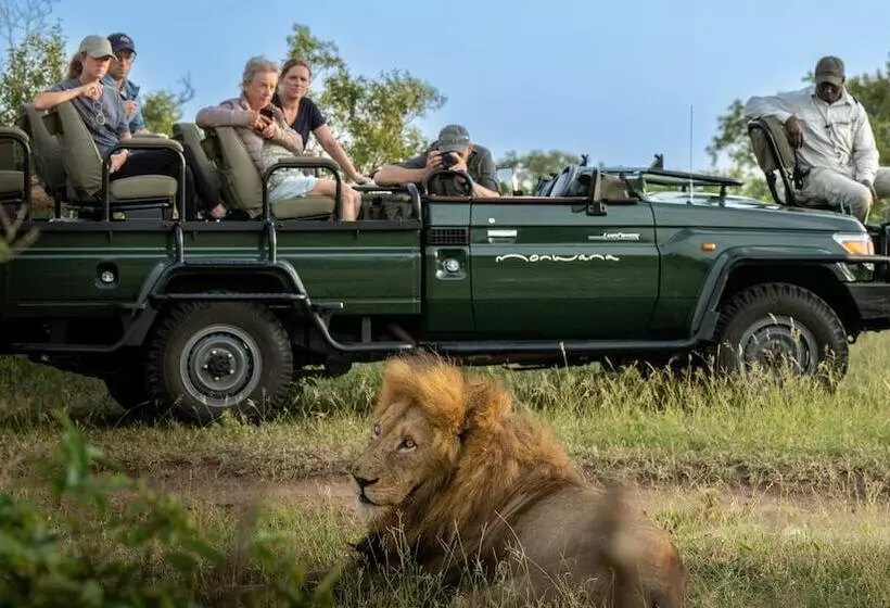 בית מלון כפרי Monwana