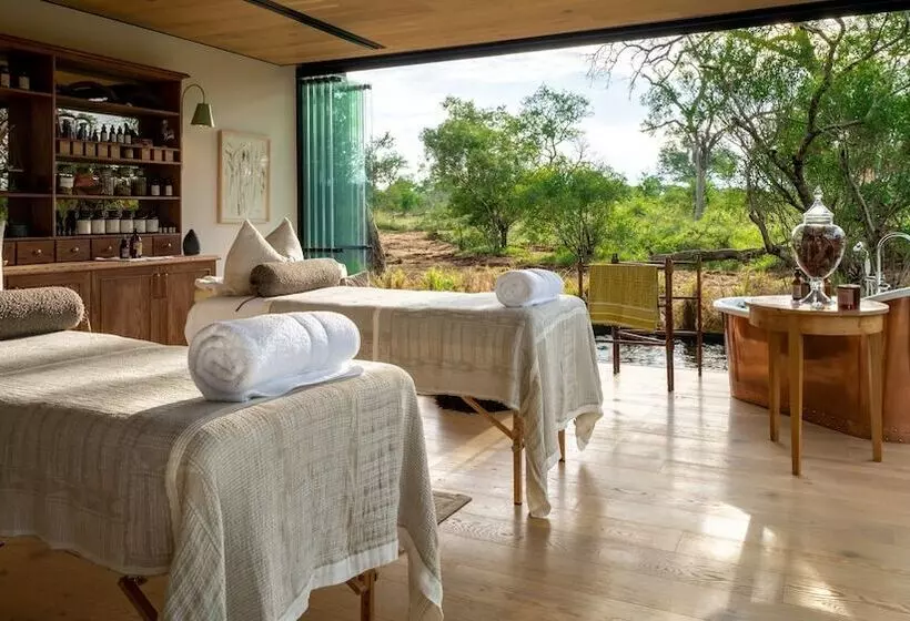 בית מלון כפרי Monwana