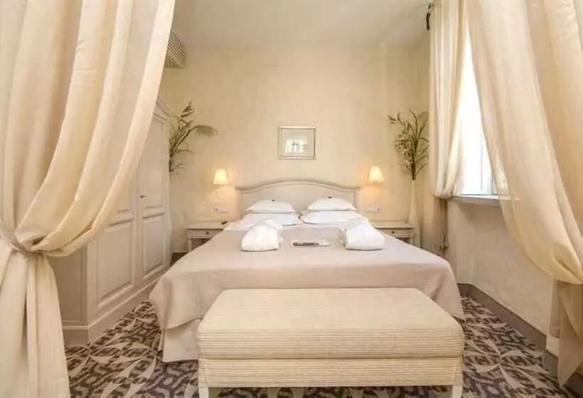 هتل Rixwell Collection Savoy Boutique