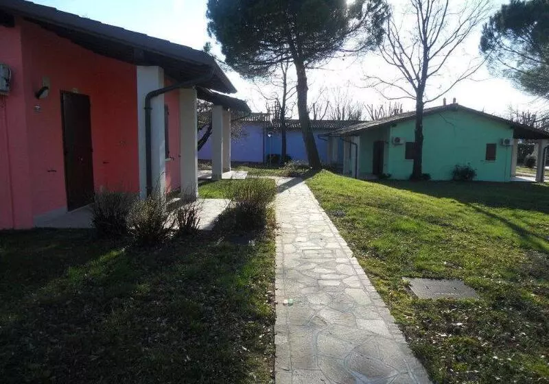 هتل The Garda Village