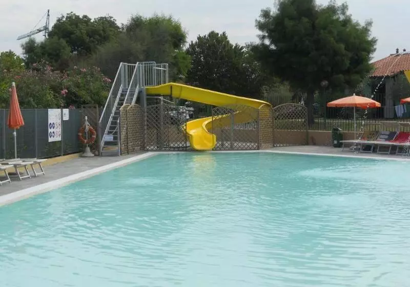 هتل The Garda Village