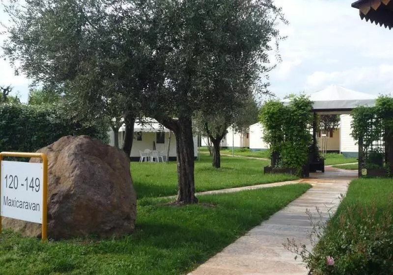 هتل The Garda Village