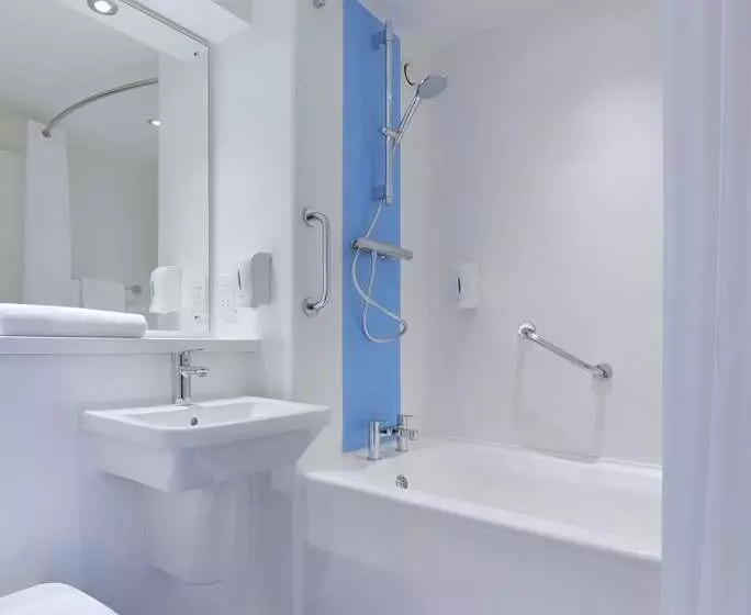 فندق Travelodge Dublin Airport North  Swords