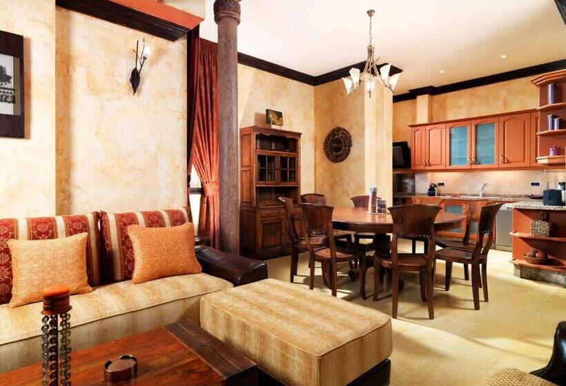 Regency Country Club, Apartments Suites