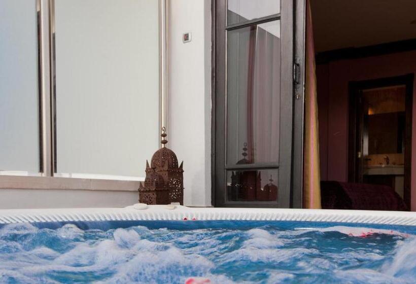 Regency Country Club, Apartments Suites