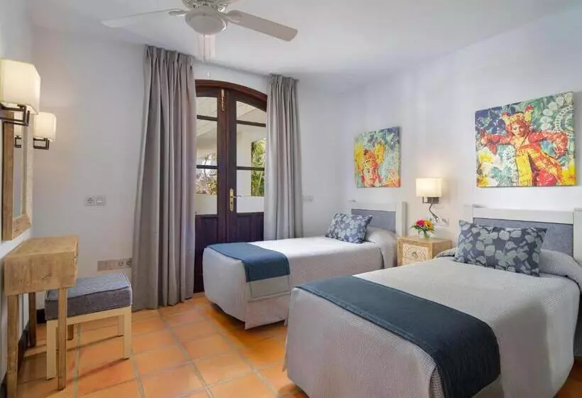 Regency Country Club, Apartments Suites