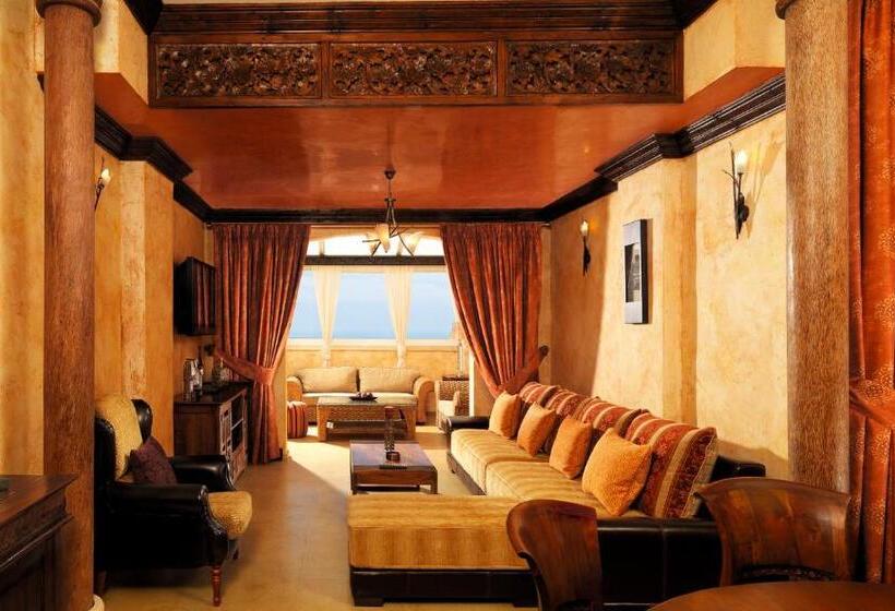 Regency Country Club, Apartments Suites