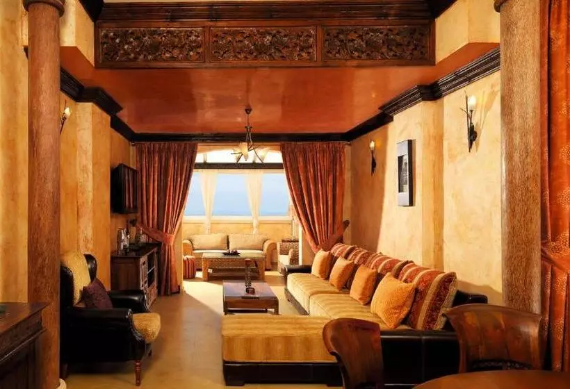 Regency Country Club, Apartments Suites